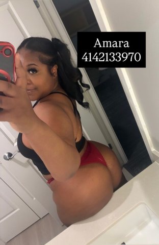 Des Moines IA Thick & Curvy Female Escort (In-Call Only) - 1