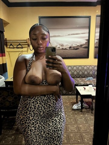 Palm Springs CA Female Escort — Outcall only with full services - 1
