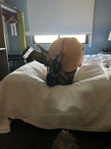 Manhattan Female Escort — Foot Fetish FaceTime Sessions - 1