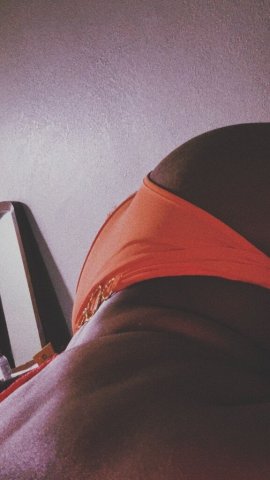 Young Lightskin Escort — Slim-Thick Look (No Kissing/No Anal) - 1