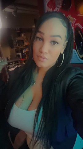 Salem Oregon Busty Female Escort (Incall & Outcall) - 1
