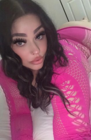 Fresno Female Escort — dinner & movie dates available - 1