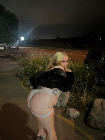 San Diego Bubble Creamery-Style In-Call Escort (Deepthroat & Blowjob) - 1