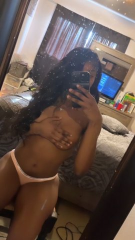 St. Louis Female Escort — FaceTime verification, incalls, and 2-girl special - 1