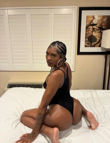 Sacramento Incall Escort — HHR special, verification via snap/FT/Meet - 1
