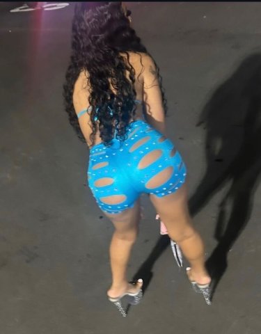 Inland Empire Petite Female Escort — Ava (Incall/Outcall) with VIP Hour - 1