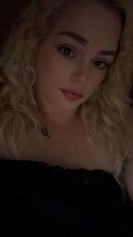 Santa Barbara Female Escort — discreet snowbunny dates, massages & overnight - 1