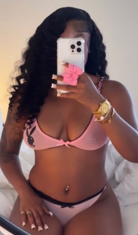 Seattle Chocolate Doll () — 5'3, Slim Thick - 1