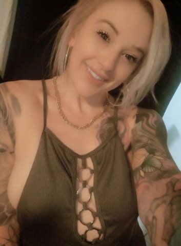 Phoenix, AZ Female Escort — IC/OC/QV/Cards + Exotic Massage - 1