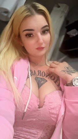 Nashville Barbie-style escort — Greek/anal focus, VIP special available - 1