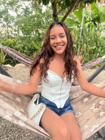 Hermosa dama dominicana — San Fernando Valley, CA (incall) - 1