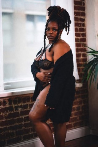 St. Louis Incall Female Escort — Fetish-Friendly Sessions - 1