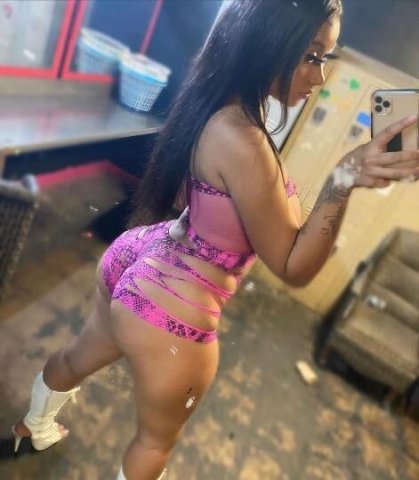 New in Fort Lauderdale — Tall, Thick Female Escort (No Bare) - 1