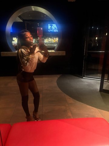 Monterey Female Escort — Dominatrix Foot Play & FaceTime Shows - 1