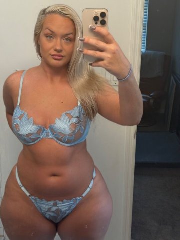 Fayetteville, AR Outcalls Only Female Escort — Text + Deposit Rules - 1