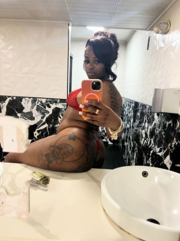 New hottie in town — incall & outcall - 1
