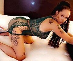 Safe In-Call Female Escort in Olympia (Reviews, Discreet Parking) - Image 10