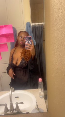 Austin Curvy Escort — Bottomless GFE, BBJ, Carplay & Fetish - 1