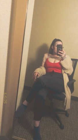 Detroit Female Escort — Calm, Intelligent, No Bare Requests - 1