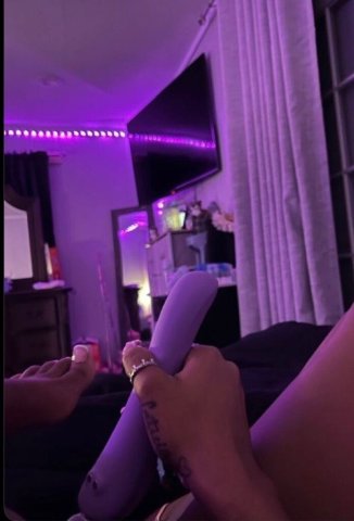Mobile Female Escort — Incall, Car Dates, Foot Fetish, Custom Videos - 1