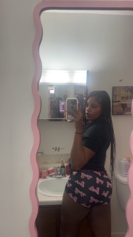 Sweet Roni, 21 — Thick Curves Escort (Incalls + Outcalls) - 1