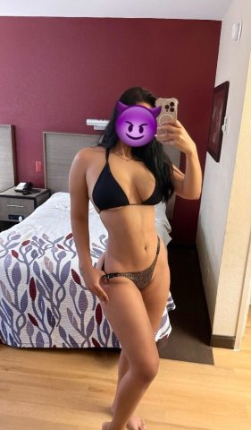 Colombiana joven — Sexy nueva en Newport News, Virginia  - 1