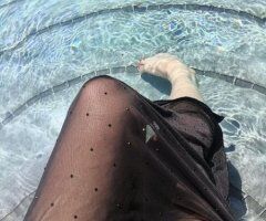 Galveston Incalls & Outcalls by a 40-Year-Old Professional Woman - Image 3