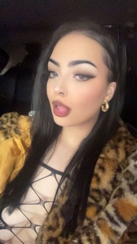 Illyana (Lala) — Seattle Incalls/Outcalls & Car Date (Fetish Friendly, Men Only) - 1