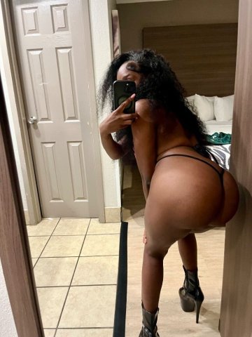 Juicy Exotic Mix Petite Queen (24) — Outcall - 1