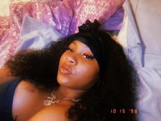 Long Beach CA Young Short In-Call Provider — Massages + FT Shows - 1