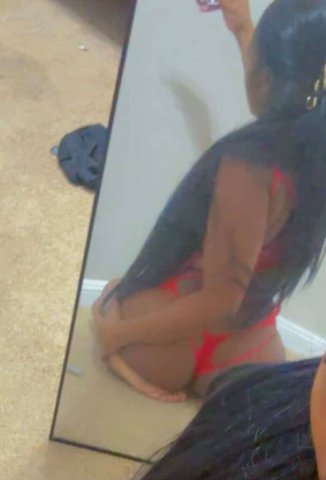 Philadelphia PA Thick Fun-Sized Escort — Car Dates & Calls (No Raw Sex) - 1