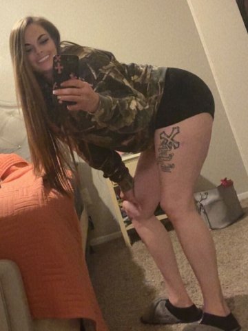 Petite curvy escort in Central Jersey, NJ — dirty blonde hair - 1