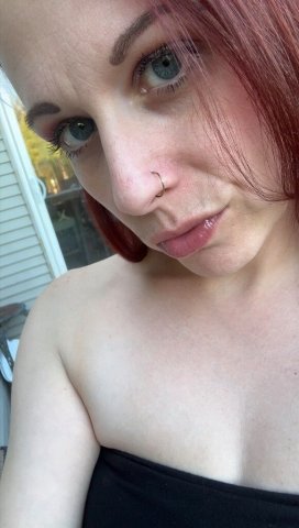 Tacoma Fun Size MILF Female Escort — Outcalls Only, No Car Dates - 1