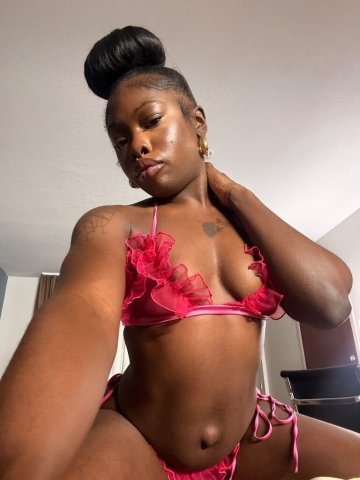 Sasha Divine on South Beach — Soft, Sensual Escort - 1