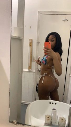 Oklahoma City Female Escort — No Bare - 1