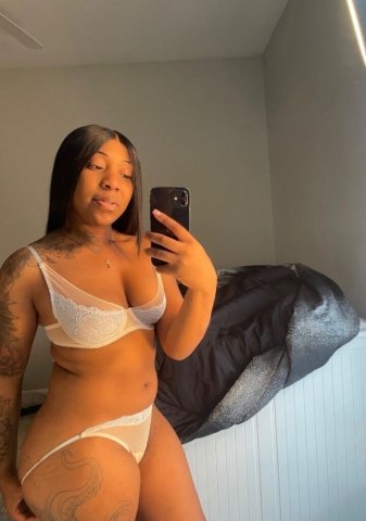 San Jose CA Curvy 21 OutCall Female Escort — Playful College Gal - 1