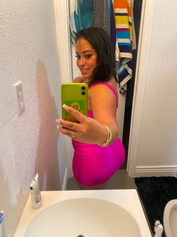 San Antonio Latina Escort — lista para complacerte a solas - 1