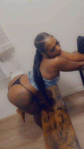 Miami Cam Girl & Escort Services — Telegram/WhatsApp Web Cam - 1