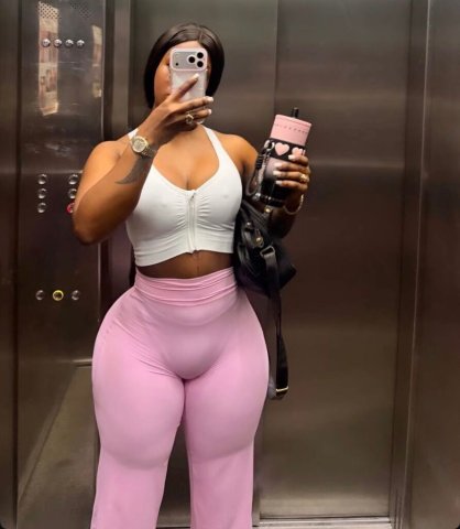 Savannah Female Escort — nalgadas grandes y  - 1