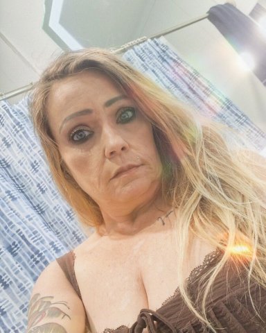 i can make all your fantasies come true.. i am a woman looking for man - 1