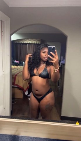 Beaumont TX Female Escort — Squirting, Deep Throats & Tits Caressing - 1