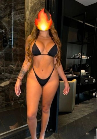 UNA RICA LATINA 26 — Papi, ven y disfruta de tu chica - 1