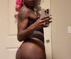 Seattle escorts - Petite Curvy Female Escort in Seattle — Raven for Outcalls
