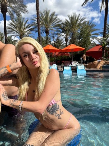Incalls, outcalls, content, and facetime in the San Fernando Valley — petite private escort - 1