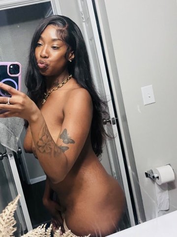 Cincinnati Female Escort — Carplay & Outcall - 1