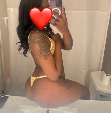 Petite chocolate escort — FaceTime shows only - 1