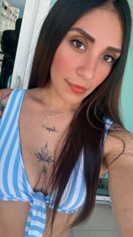 Latina joven y discreta en Baton Rouge — masajes eróticos - 1