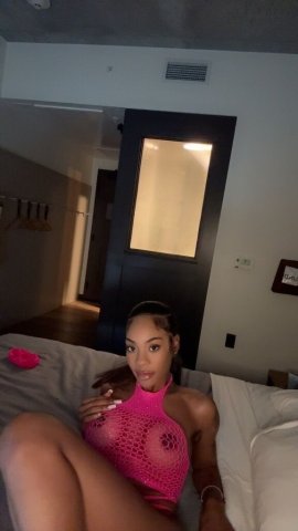 Minneapolis/St. Paul Slim Thick Escort — Video Verification, GFE/Dating & Bare Not Offered - 1