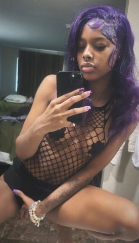 Pretty petite body, head-giving + wet pussy service (Charlotte) - 1