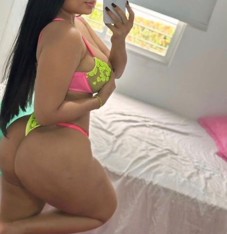 Pretty girl at my place — Real pic - 1